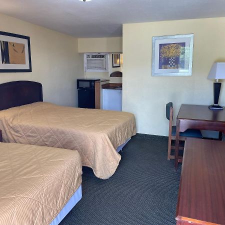 Rivers Inn Fort Madison Экстерьер фото